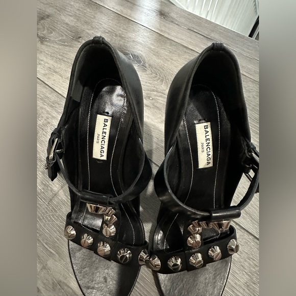 Absolutely gorgeous Belen oafs Paris wedge heels - Picture 2 of 4